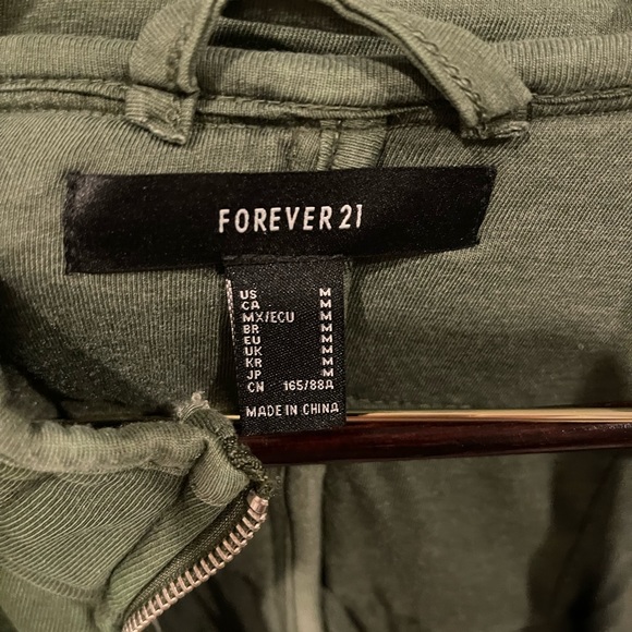 Forever 21 SOLD OUT Quilted Jacket, size M - Picture 3 of 3